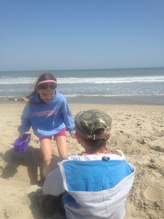 Spring break day trip to Aquarium and beach