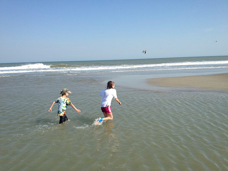 Spring break day trip to Aquarium and beach