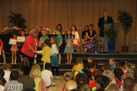 Jonah receiving the 1st Grade Principal's Award