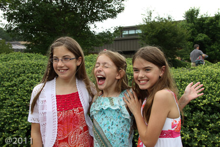 Sarah P, Sarah Suzanne, and Ella at the picnic