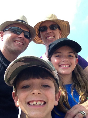 hat selfie
