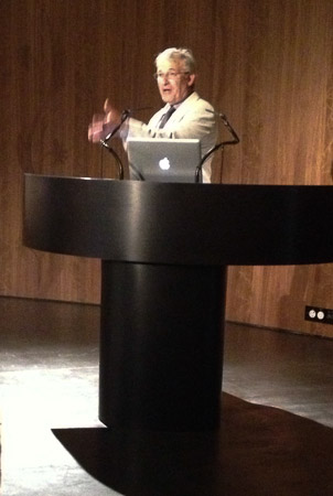 Dr. Ralph Cohen at V&A