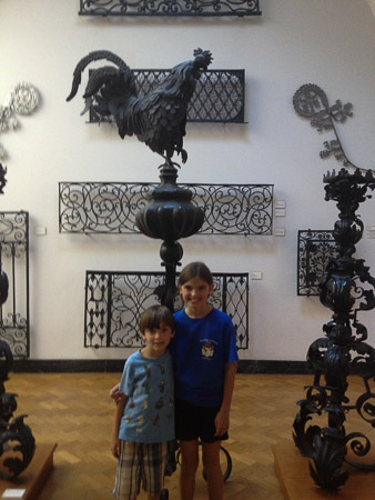 V & A