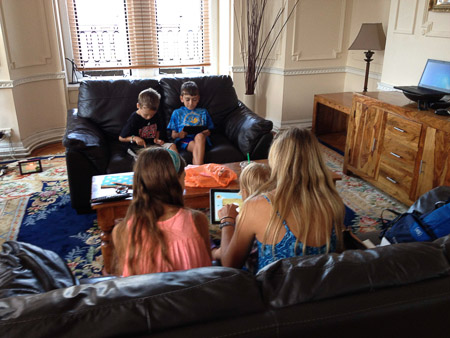 Kiddos in the flat with Savannah