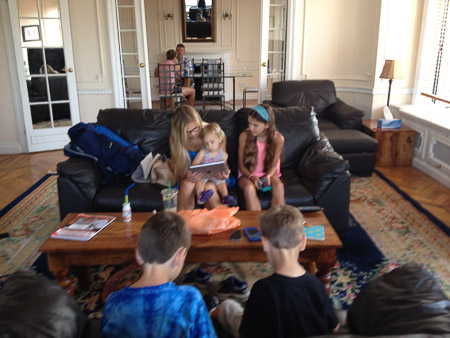 Kiddos in the flat with Savannah