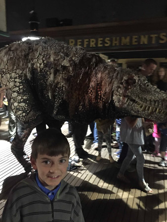Dinosaur Zoo -- Adventure with Sarah and Jonah