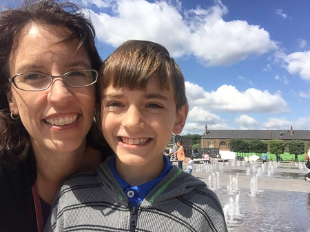 Dinosaur Zoo -- Adventure with Sarah and Jonah