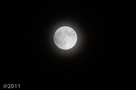 Full moon before the eclipse