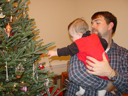Daddy , I can almost get it!